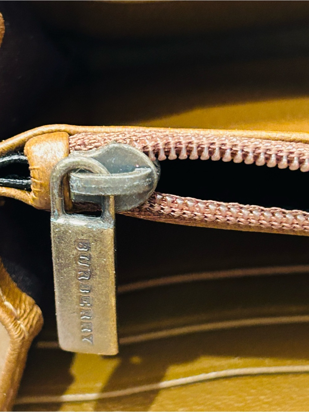 Burberry Tan Leather Snap Wallet with Branded Hardware - Picture 9 of 13